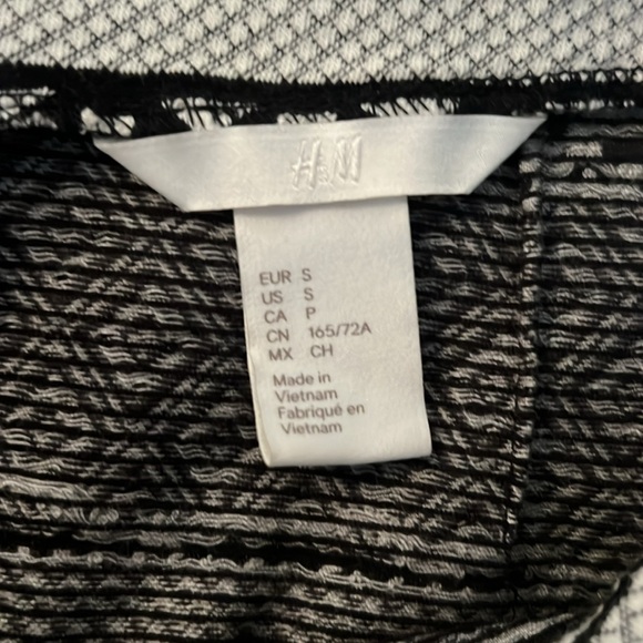 H&M Aztec print midi skirt - Picture 2 of 2